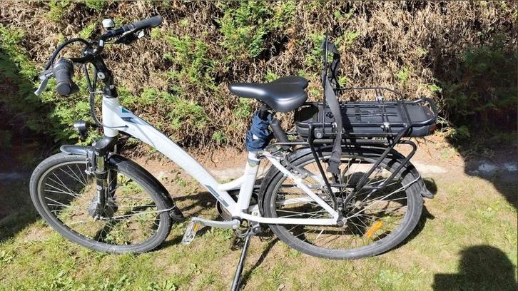 Benelli Gio W26 elektrische fiets, Fietsen en Brommers, Elektrische fietsen, Zo goed als nieuw, Ophalen