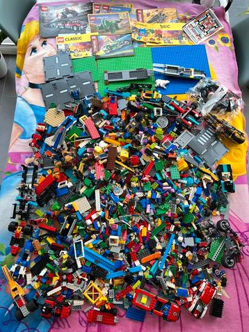 Groot en gevarieerd lot LEGO blokken beschikbaar voor biedingen