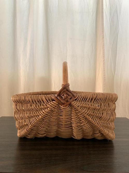 Antieke mand (rotan/rieten — hout), Hobby en Vrije tijd, Picknickmanden, Ophalen of Verzenden