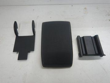 VW Golf 8 Armsteun Leer Wit Stiksel 5H0864207C beschikbaar voor biedingen