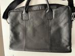 lederen laptoptas, Computers en Software, Laptoptassen, Ophalen, 16 inch, Zo goed als nieuw, Schoudertas