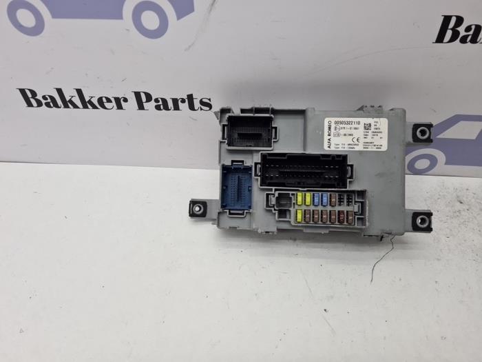 Boîte à fusibles d'un Alfa Romeo Mito, Autos : Pièces & Accessoires, Électronique & Câbles, Alfa Romeo, Utilisé, 3 mois de garantie