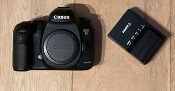 Canon 5D MK III  in Perfect state!