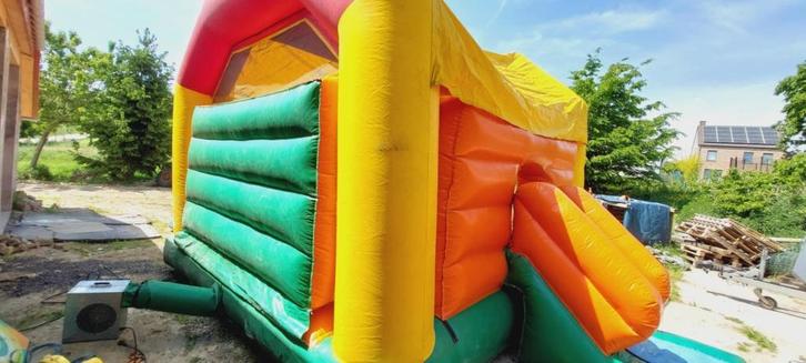 LOCATION: Chateau gonflable Aladdin avec toboggan, Hobby & Loisirs créatifs, Articles de fête | Location, Utilisé, Enlèvement