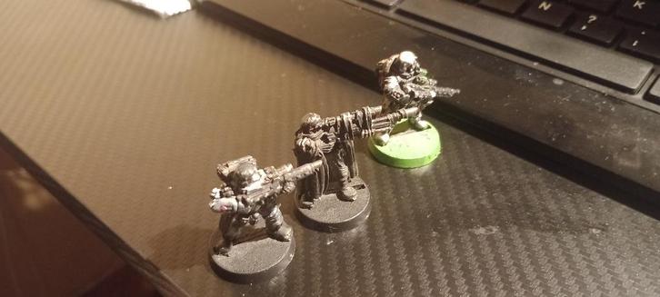 Warhammer 40k metalen figuren x3, Hobby en Vrije tijd, Wargaming, Gebruikt, Warhammer, Figuurtje(s), Geverfd, Ophalen of Verzenden