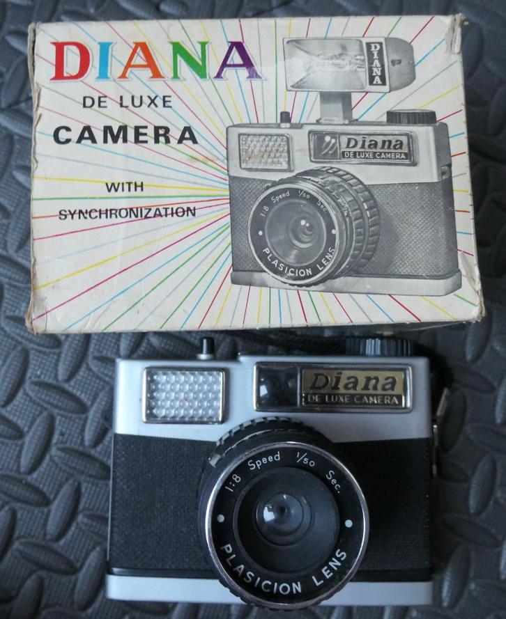 Zeldzame vintage Diana De Luxe camera, Verzamelen, Foto-apparatuur en Filmapparatuur, Verzenden