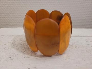 Vintage armband van hoorn in gele, oranje en koraaltinten