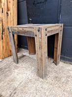 Tafel in massief hout met stevige metalen bouten, Ophalen, Gebruikt, ., .