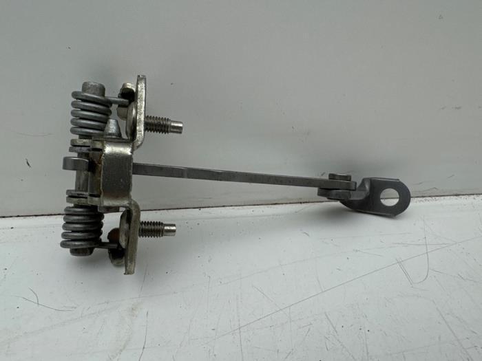 Deurvanger 2Deurs rechts van een Renault Trafic, Auto-onderdelen, Carrosserie, Renault, Gebruikt, 3 maanden garantie, Ophalen of Verzenden