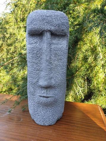 moai tuinbeeld , paaseilanden beschikbaar voor biedingen