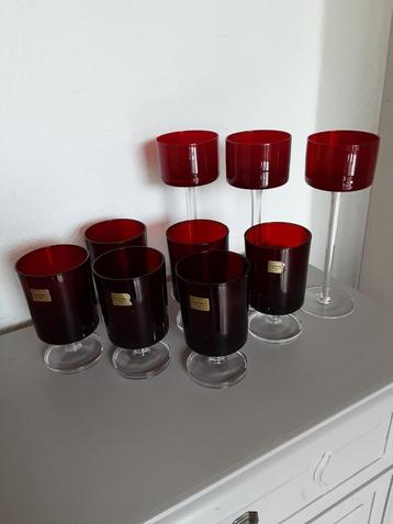 Vintage wijnglazen rood op voetje  LUMINARC  beschikbaar voor biedingen
