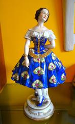 CAPODIMONTE VERGULD GEËMAILLEERD PORSELEINEN BEELDJE Madame, Antiek en Kunst, Ophalen of Verzenden
