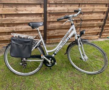 Damesfiets beschikbaar voor biedingen