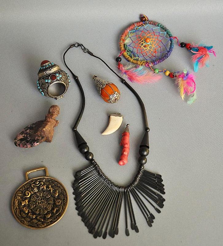 Tibetaanse/Nepal sieraden, Nepal, 2e helft 20e eeuw, (lot 5), Antiek en Kunst, Kunst | Niet-Westerse kunst, Ophalen of Verzenden