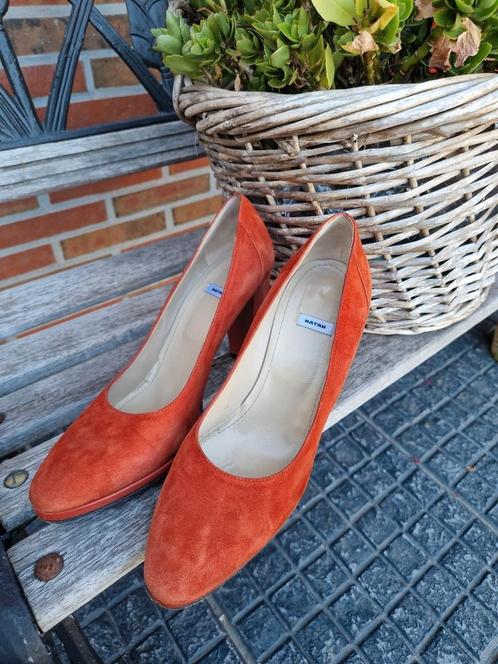 Prachtige pumps in koraalkleur Natan 38,5, Kleding | Dames, Schoenen, Gedragen, Ophalen of Verzenden