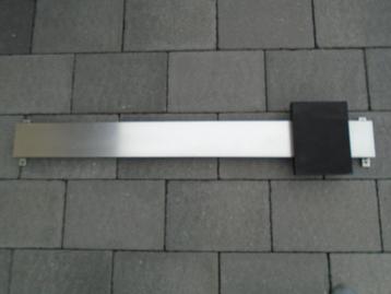 Deur duwer in alu beschikbaar voor biedingen
