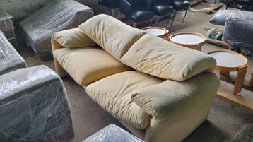 Cassina maralunga 2-zit beschikbaar voor biedingen