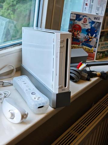 Wii, in nette staat + spelletjes  beschikbaar voor biedingen
