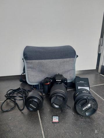 Nikon D3500 DSLR-set met 3 lenzen + accessoires  beschikbaar voor biedingen