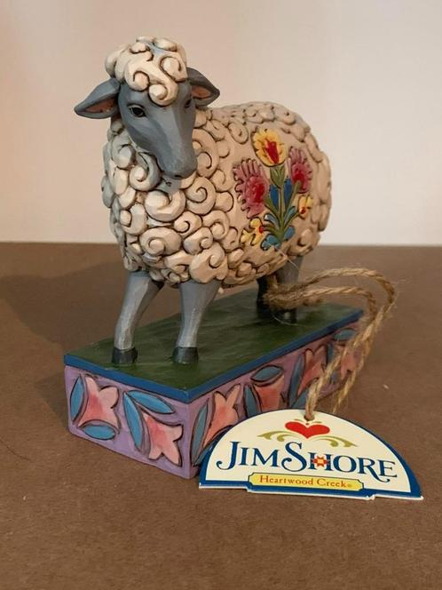 Figurine Jim Shore Folk sheep 4039494 neuve, Collections, Statues & Figurines, Neuf, Animal, Enlèvement ou Envoi