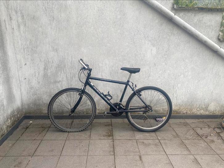 Vélo Raleigh – bon état, VTT simple et solide, Fietsen en Brommers, Fietsaccessoires | Fietsenrekken, Zo goed als nieuw, Ophalen