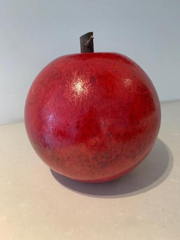 Rode keramiek appel
