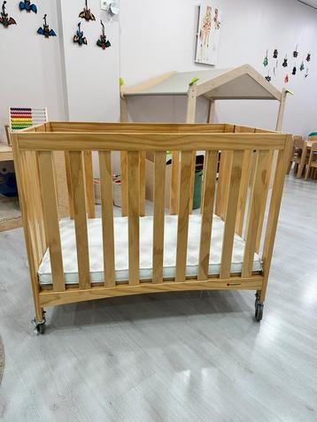 Inklapbaar babybedje incl. matras beschikbaar voor biedingen