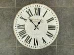 Wandklok met vintage look, Huis en Inrichting, Woonaccessoires | Klokken, Ophalen of Verzenden, Zo goed als nieuw, Analoog, Wandklok