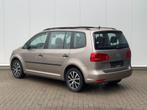 ✅ Volkswagen Touran 1.2 TSI Highl 7ZITP Pano Navi 1eig GARAN, Auto's, Volkswagen, Voorwielaandrijving, Euro 5, Beige, 4 cilinders