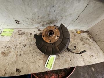 Fusee links-voor van een Volkswagen Golf beschikbaar voor biedingen