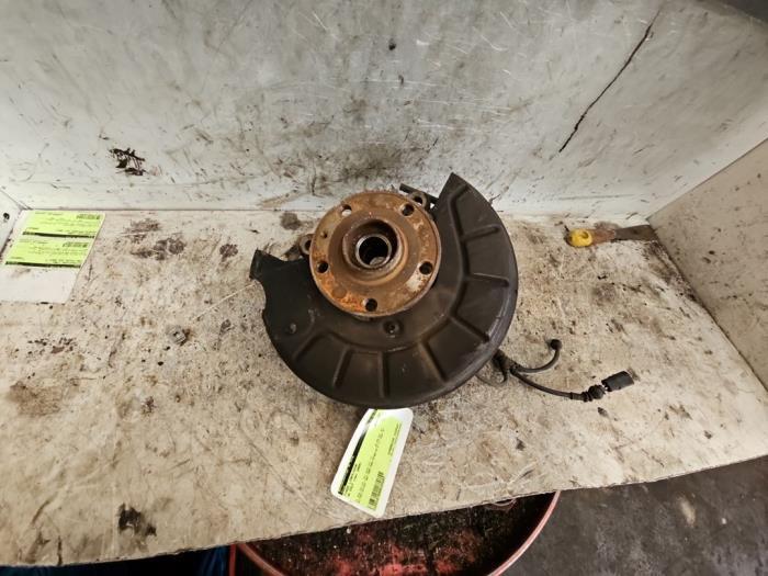 Fusee links-voor van een Volkswagen Golf, Auto-onderdelen, Ophanging en Onderstel, Volkswagen, Gebruikt, 3 maanden garantie, Ophalen of Verzenden