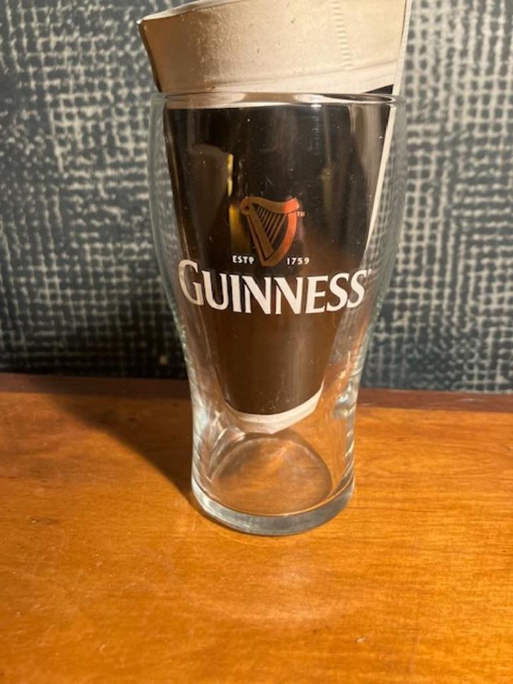 6 GLAZEN BROUWERIJ GUINNESS 25 CL. NIEUW IN ORIGINELE DOOS., Verzamelen, Glas en Drinkglazen, Nieuw, Bierglas, Ophalen of Verzenden