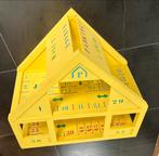 Maison de poupée en bois transformée en garage de 3 pouces, Enfants & Bébés, Enlèvement, Utilisé