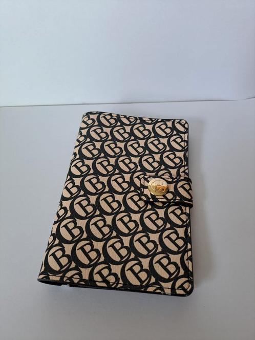 Caroline Biss paspoort houder, Handtassen en Accessoires, Overige Accessoires, Zo goed als nieuw, Ophalen of Verzenden