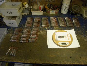 diverse modellen en gewichten van werplood van 90 gr<>200 gr beschikbaar voor biedingen