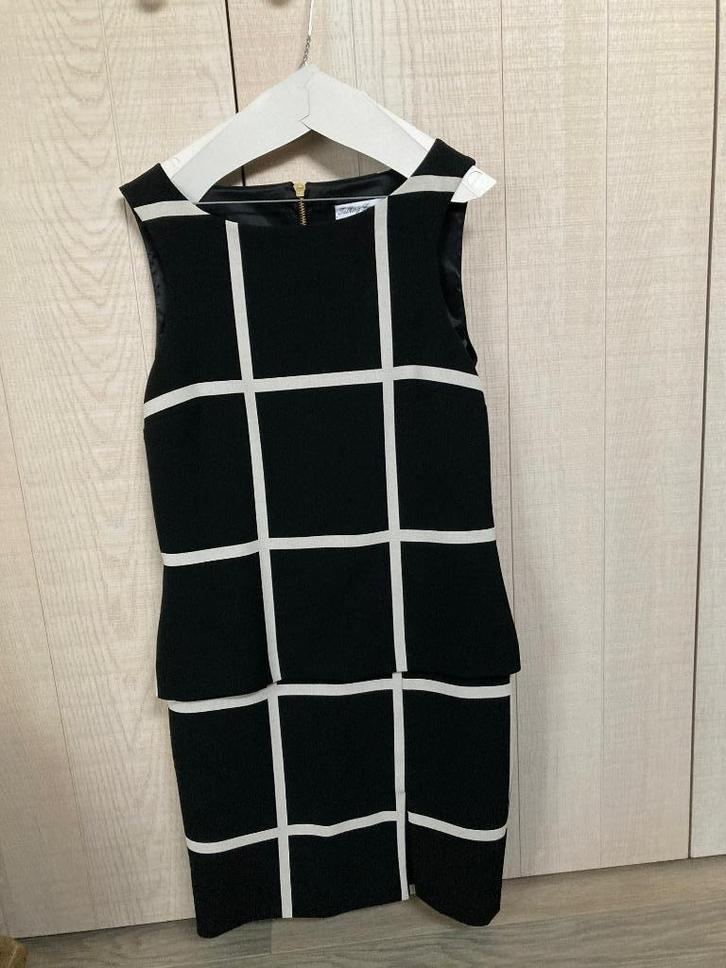 Gloednieuwe cocktailjurk Talking French maat 34, Kleding | Dames, Jurken, Nieuw, Maat 34 (XS) of kleiner, Zwart, Boven de knie