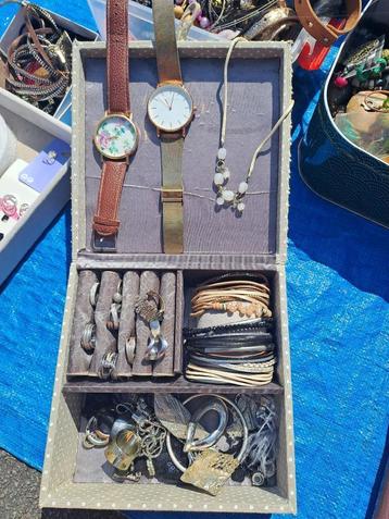 Sieraden alles samen te koop! beschikbaar voor biedingen