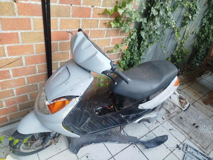 Bromer peugeot vivacity a klasse, Fietsen en Brommers, Scooters | Peugeot, Gebruikt, Ophalen