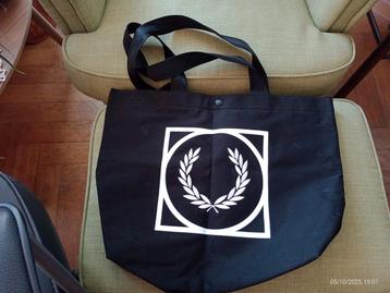 FRED PERRY sport-boodschappentas, draagtas  beschikbaar voor biedingen