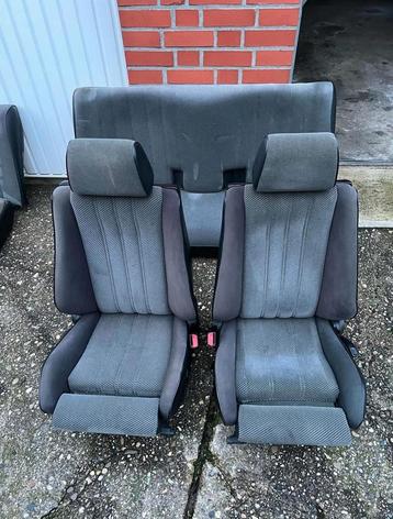 Intérieur bmw e30 berline sport  beschikbaar voor biedingen
