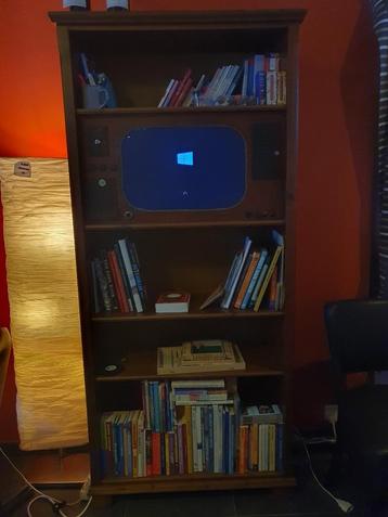 Vitrinekast / Boekenkast met LED Display beschikbaar voor biedingen
