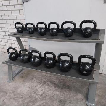 Rubber coated Kettelbelts set + Kettelbelts opbergrek  beschikbaar voor biedingen