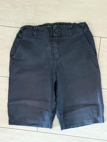 Uniform short - 8 jaar beschikbaar voor biedingen