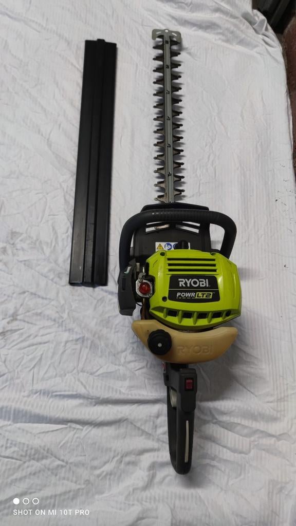 Taille-haie en bon état !, Jardin & Terrasse, Taille-haies, Comme neuf, Essence, Enlèvement