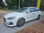 Hyundai I30 14 benzine (140 pk) in de luxe topuitvoering !!!, Voorwielaandrijving, 4 cilinders, USB, Zwart