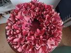 Grote koraalrode decoratieve krans met glitter, Huis en Inrichting, Woonaccessoires | Kransen, Ophalen, Gebruikt