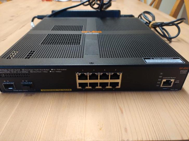 Aruba 2930F PoE 8 poort switch + 2 x 10Gb sfp, Computers en Software, Netwerk switches, Zo goed als nieuw, Ophalen of Verzenden
