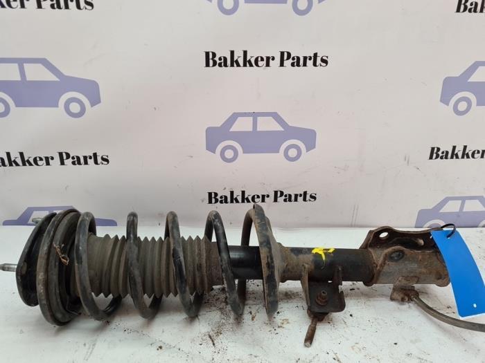 Schokdemperpoot rechts-voor van een Suzuki Grand Vitara, Auto-onderdelen, Ophanging en Onderstel, Suzuki, Gebruikt, 3 maanden garantie