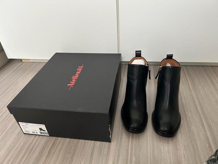 Zwarte enkellaarsjes met blokhak van Vero Cuoio(Monar), Kleding | Dames, Schoenen, Zo goed als nieuw, Ophalen of Verzenden