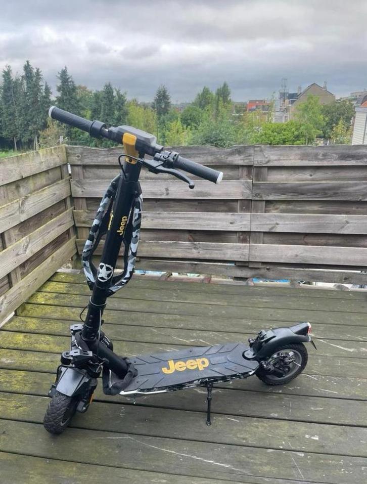 Trottinette électrique JEEP, Fietsen en Brommers, Steps, Zo goed als nieuw, Ophalen